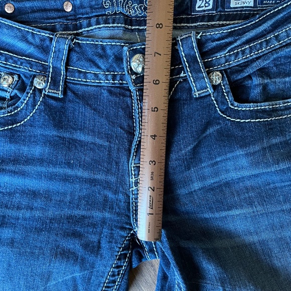 Miss Me Dark Wash Skinny Jeans Bling Pockets Fleur De Lis - 28 - Picture 12 of 13
